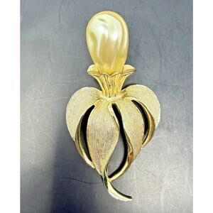 Sarah Cov. Vintage Gold Tone Floral Brooch Large Textured Leaf Faux Pearl Pin